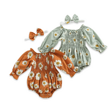 Load image into Gallery viewer, Daisy Smocked Romper + Bow Set
